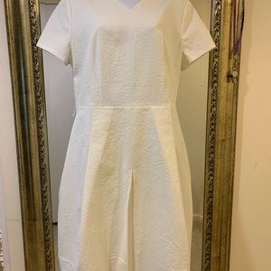 Elegant Hugo Boss White New NWT Dress Size 10